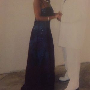 Nothing is wrong with the dress at all
